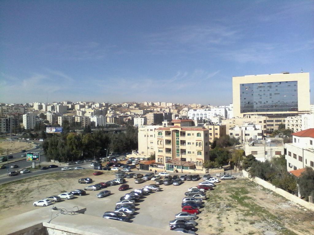 The Place Apartments Amman Exterior photo